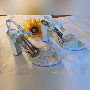 Sugar Women’s Silver Shimmer Prisila Open Toe Block Heel Silver Size 10M NIB